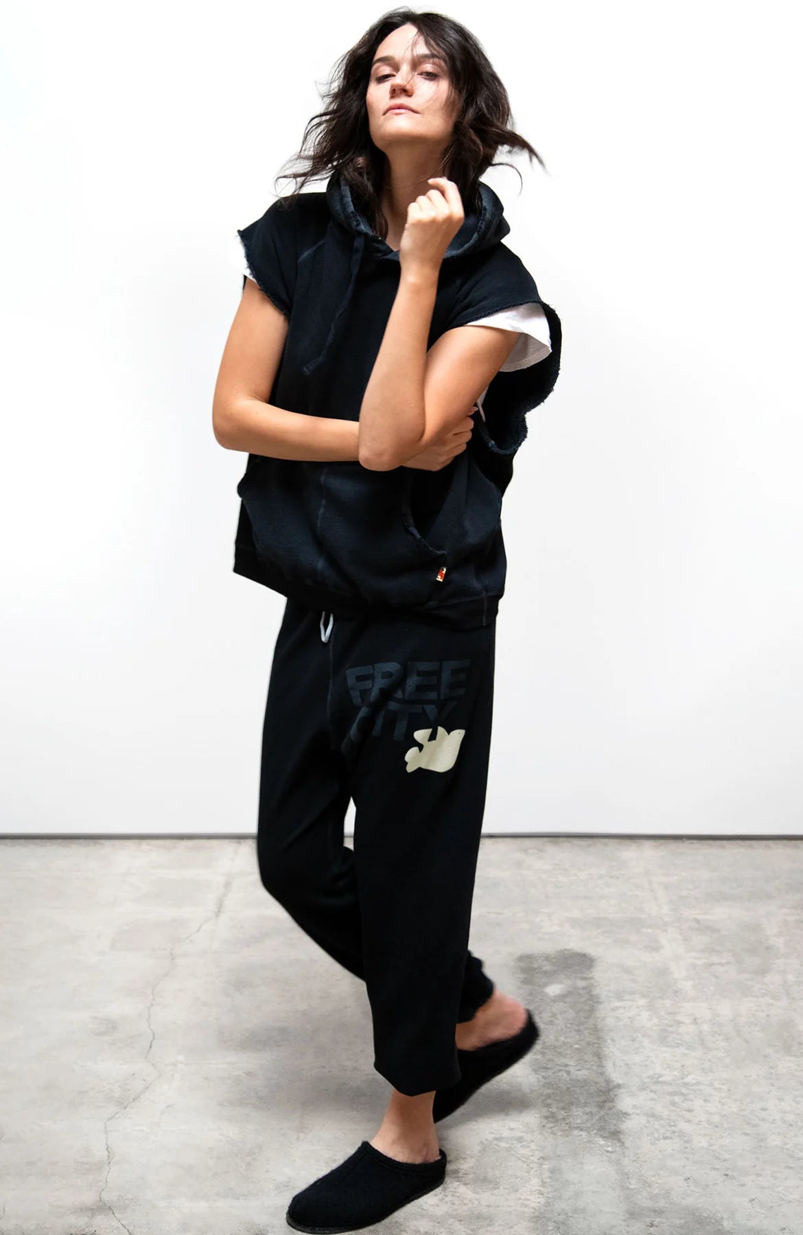 FREECITY LARGE SWEATPANT BLACKSPACE – Kitson LA